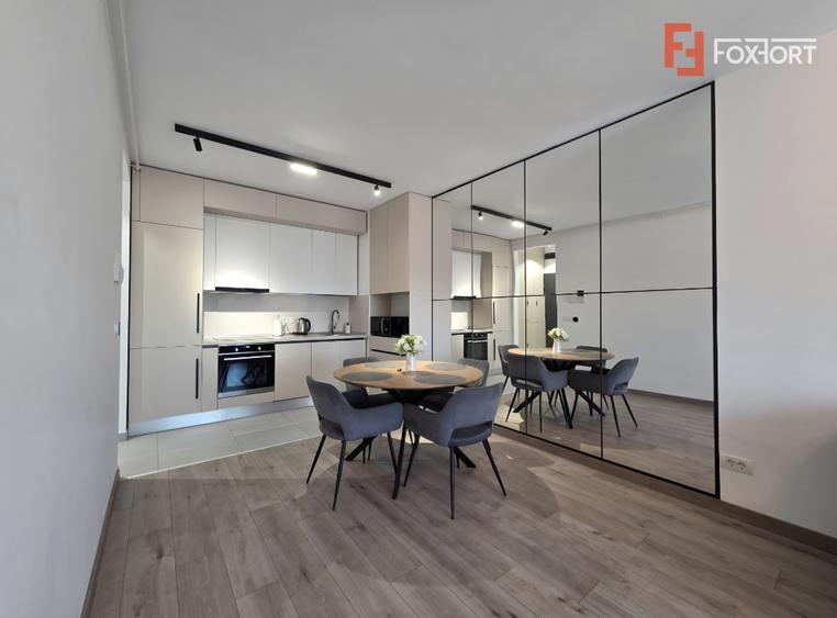 Apartament cu 2 camere semidecomandat, mobilat în Intim
