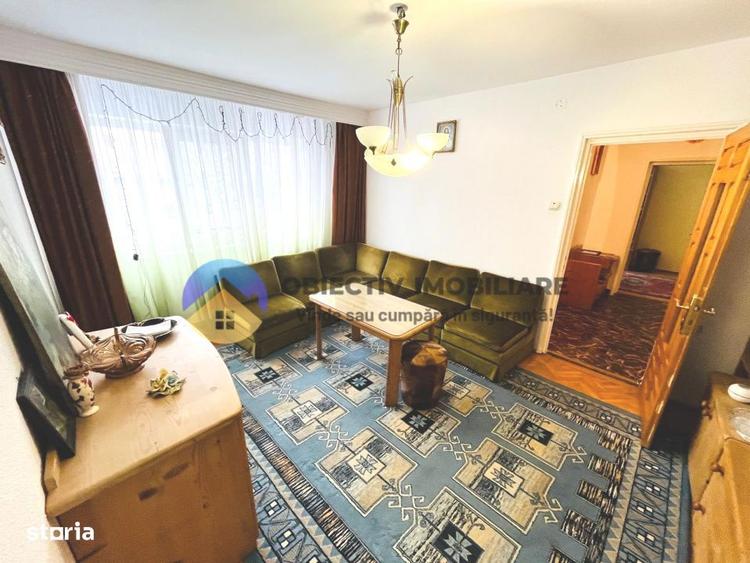 Apartament cu 3 camere semidecomandat în Sud