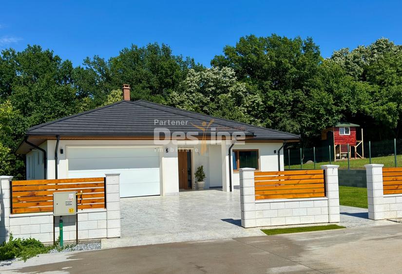 Casă individuală cu 4 camere cu Canalizare în Bârnova