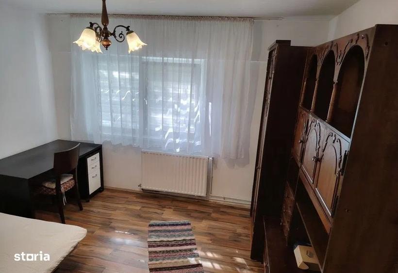 Garsonieră decomandată în Central