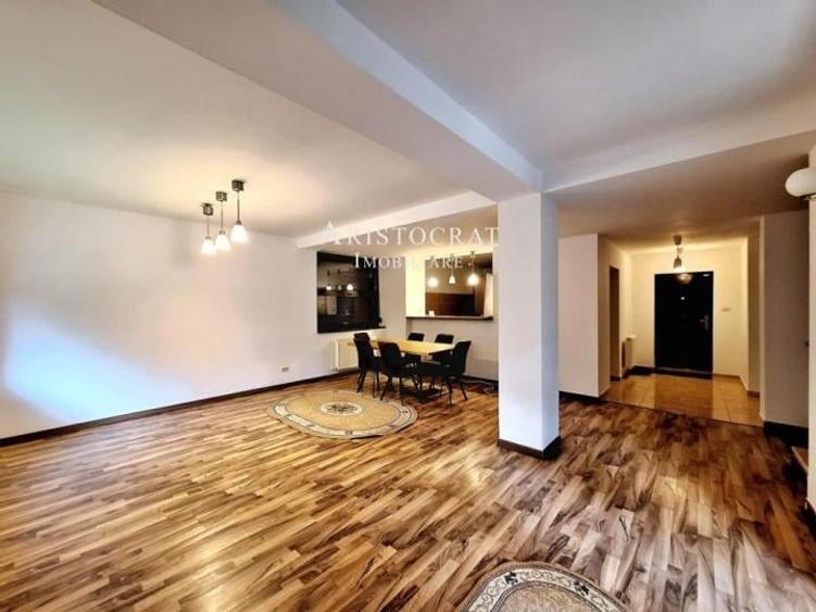 Casă cu 7 camere cu Teren 500 Mp în Corbeanca
