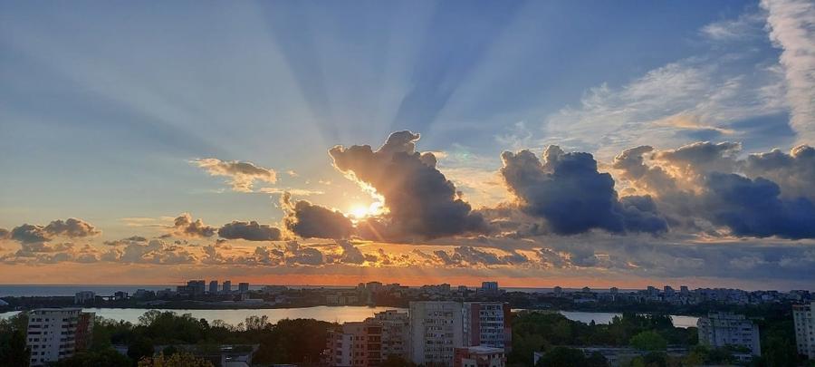 Apartament cu 3 camere decomandat în Tomis Nord