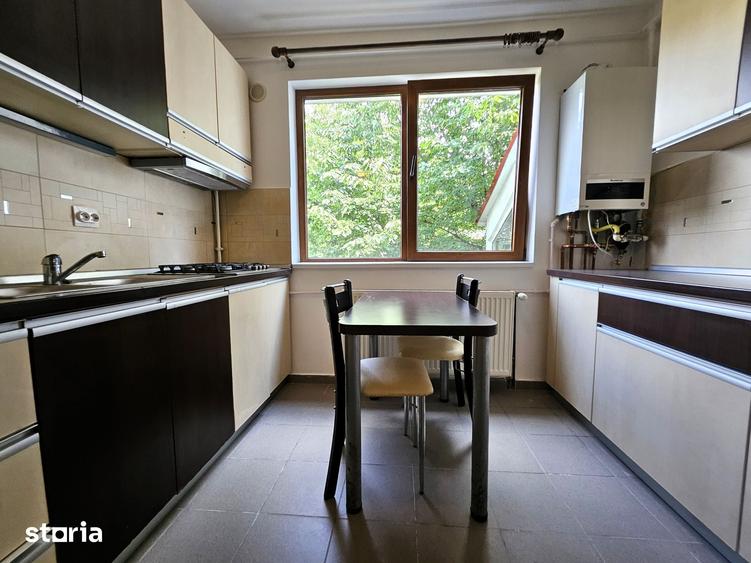 Apartament cu 4 camere în Giulești