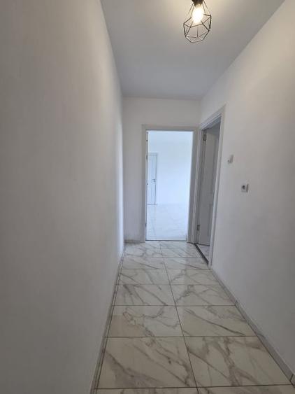 Apartament cu 3 camere semidecomandat în Ștefan cel Mare