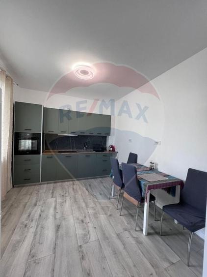 Apartament cu 2 camere semidecomandat, mobilat în Sânmartin