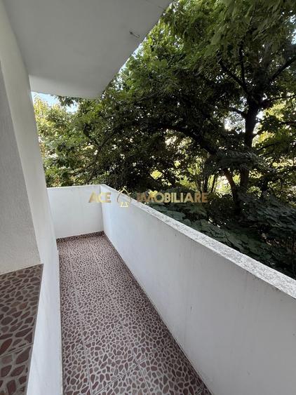 Apartament cu 3 camere decomandat, mobilat în Drumul Taberei