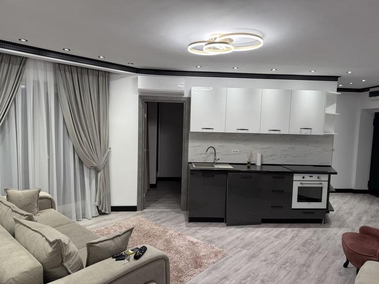 Apartament cu 3 camere decomandat în Central