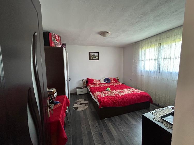 Casă cu 2 camere cu Teren 410 Mp în Lacurile
