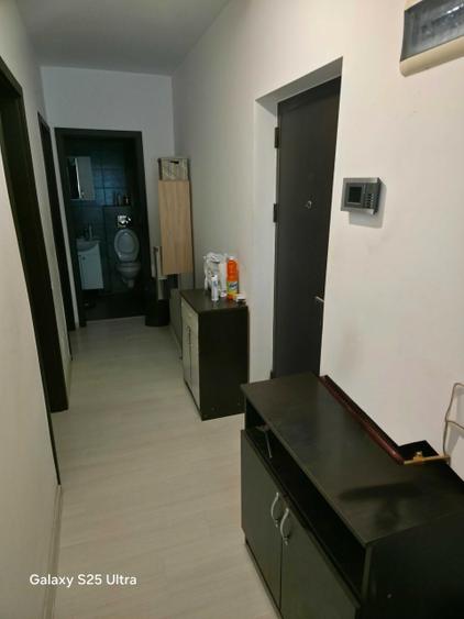 Apartament cu 3 camere decomandat în Metalurgiei