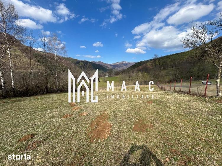 Teren de 800 mp, în Râu Sadului