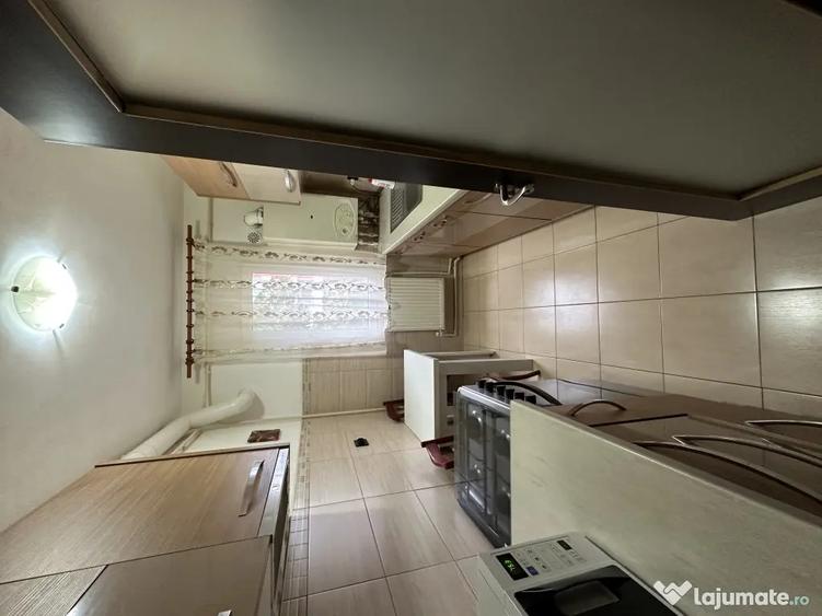 Apartament cu 2 camere semidecomandat în Podu Roș