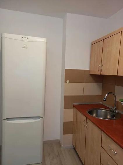 Apartament cu 2 camere decomandat, mobilat în Brâncoveanu