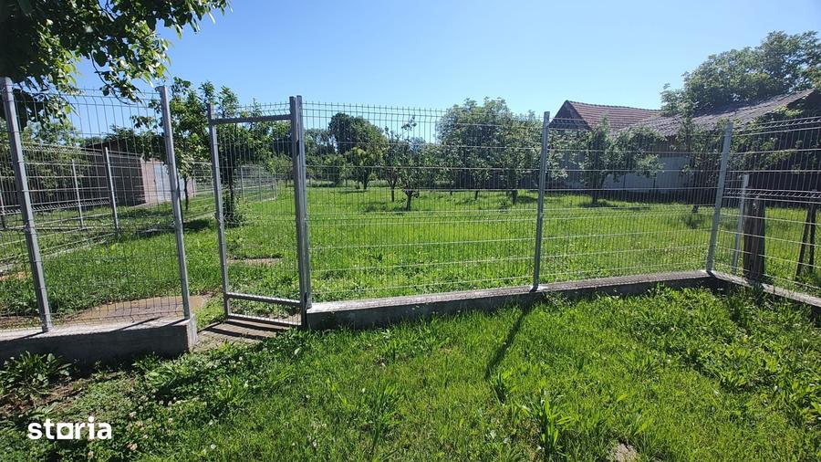 Casă cu 4 camere cu Teren 1564 Mp în Central