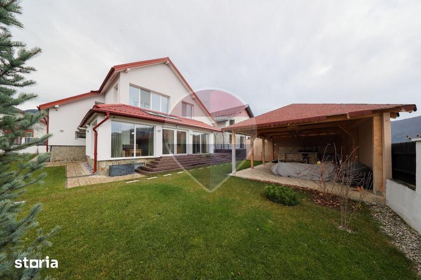 Casă cu 5 camere cu Teren 577 Mp în Bunloc