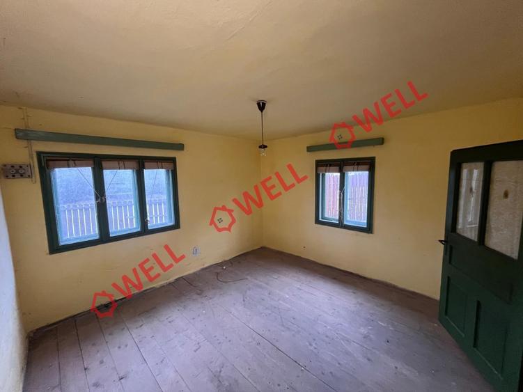 Casă cu 5 camere cu Teren 2620 Mp în Zăbala