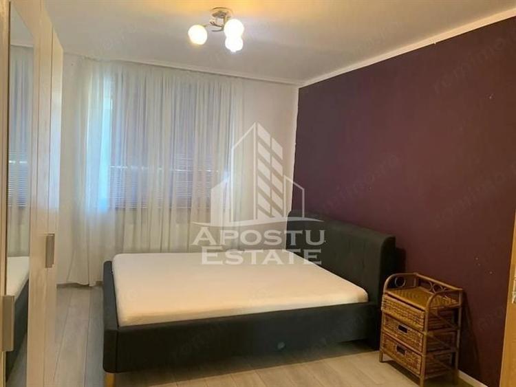 Apartament cu 3 camere decomandat în Dumbrăvița