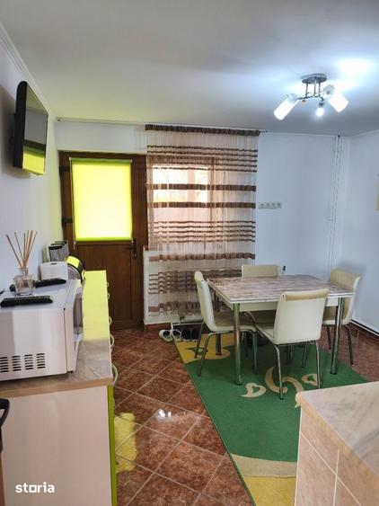 Casă cu 5 camere cu Teren 145 Mp în Vlădesti