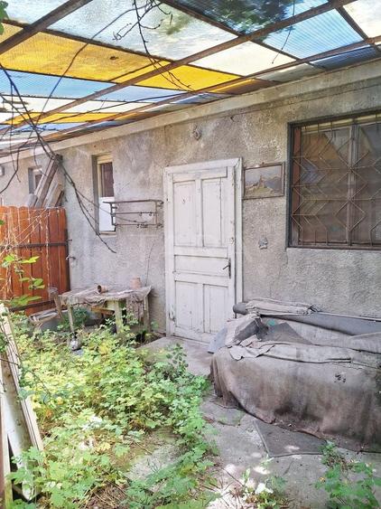 Casă individuală cu 3 camere cu Canalizare în Andrei Mureșanu