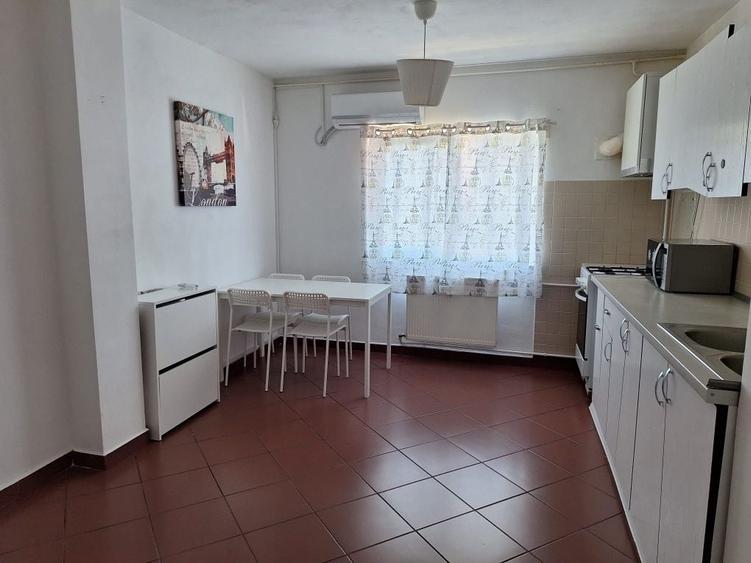 Apartament cu 2 camere decomandat în Sebastian
