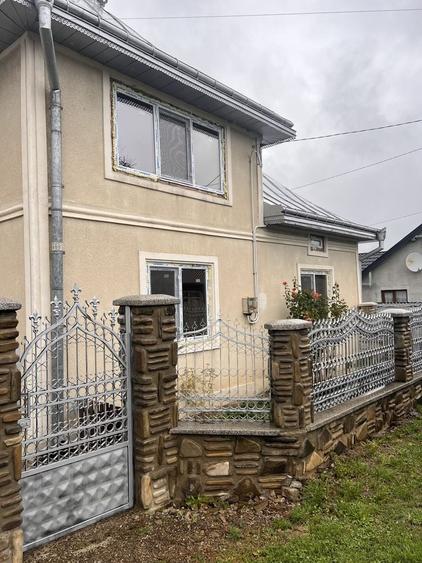 Casă cu 4 camere în Marginea