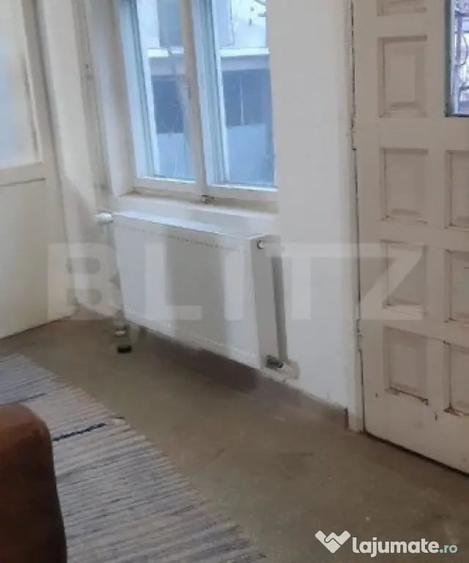 Casă cu 5 camere cu Teren 2348 Mp în Găești