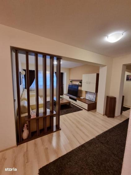 Apartament cu 3 camere decomandat în Bucium