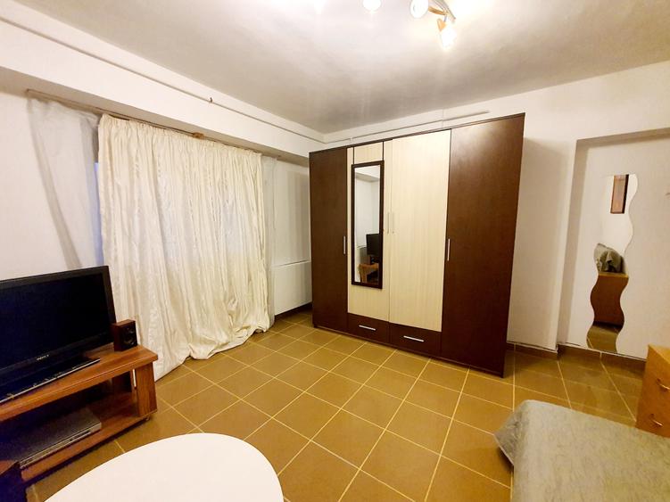 Apartament cu 2 camere decomandat în P-ța Unirii