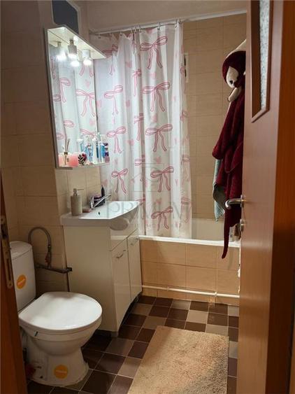Apartament cu 2 camere decomandat, mobilat în Soarelui