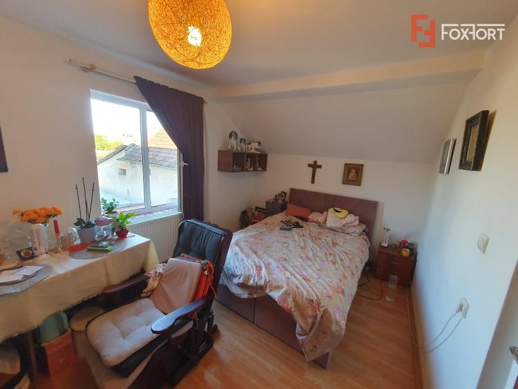 Casă individuală cu 4 camere cu Canalizare în Sânmihaiu Român