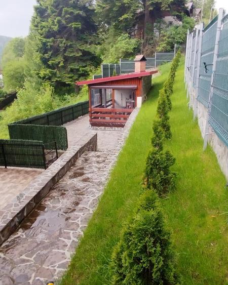 Casă cu 10 camere cu Canalizare în Valea Cerbului