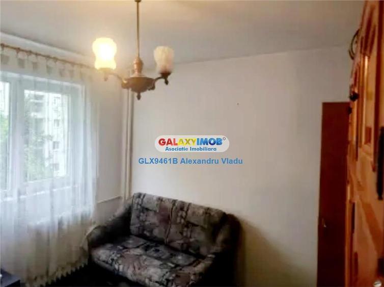 Apartament cu 3 camere semidecomandat în Baba Novac