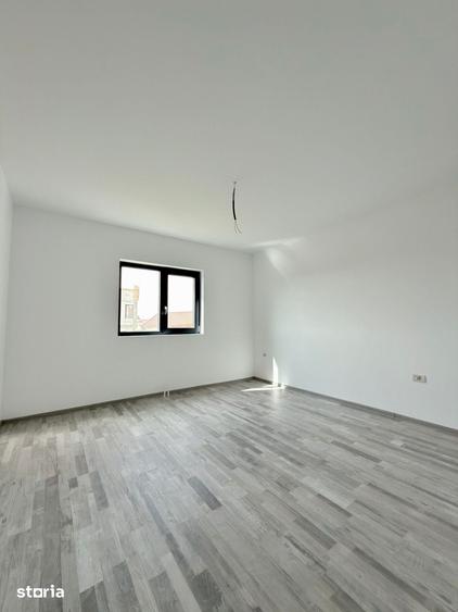 Casă cu 3 camere cu Teren 215 Mp în Lumina