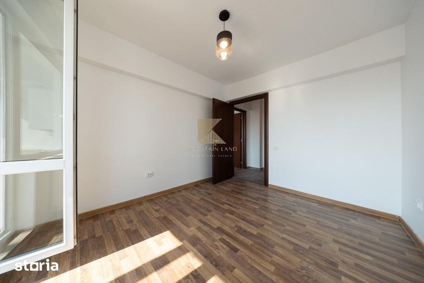 Apartament cu 3 camere semidecomandat în Centrul Civic