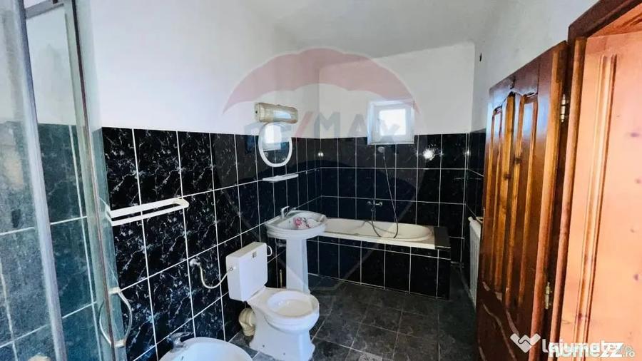 Casă cu 4 camere cu Teren 1367 Mp în Sântandrei