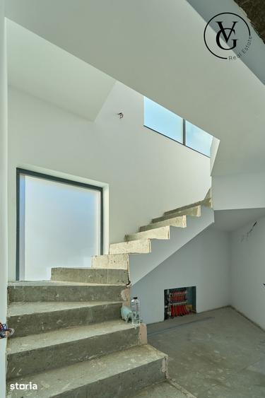 Casă cu 4 camere decomandat cu Teren 235 Mp în Palazu Mare