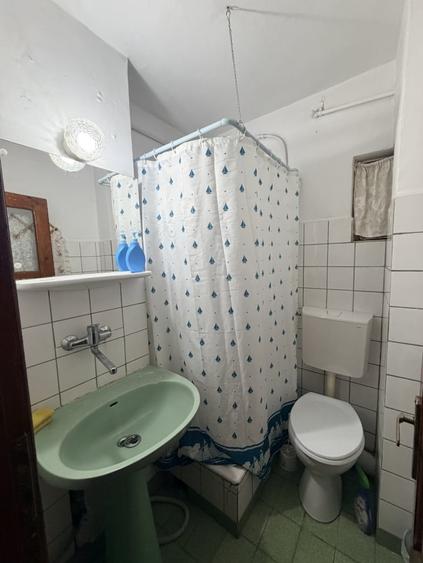 Apartament cu 4 camere decomandat, mobilat în 1 Mai