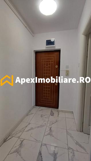 Apartament cu 3 camere semidecomandat, mobilat în Unirii