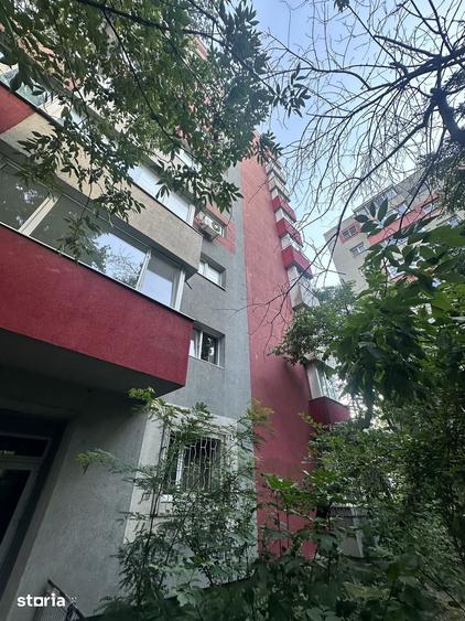 Apartament cu 3 camere decomandat în Grivița