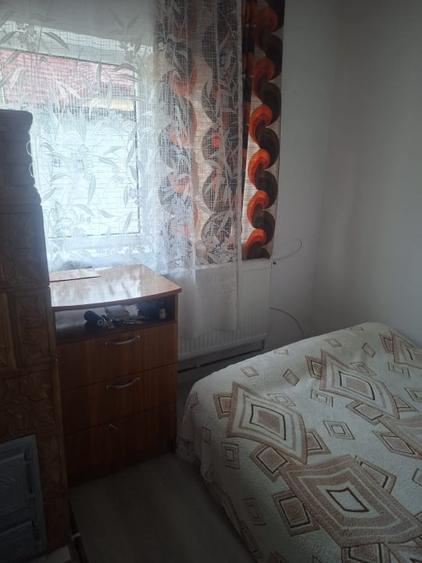 Casă individuală cu 3 camere cu Canalizare în Vălenii de Munte