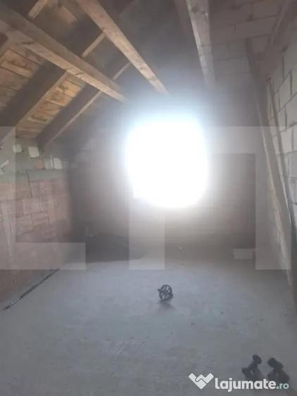 Casă cu 5 camere cu Teren 680 Mp în Central
