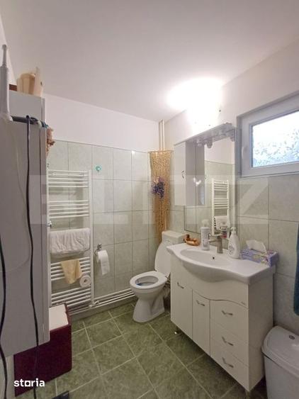 Casă cu 5 camere cu Teren 2800 Mp în Moldovenești