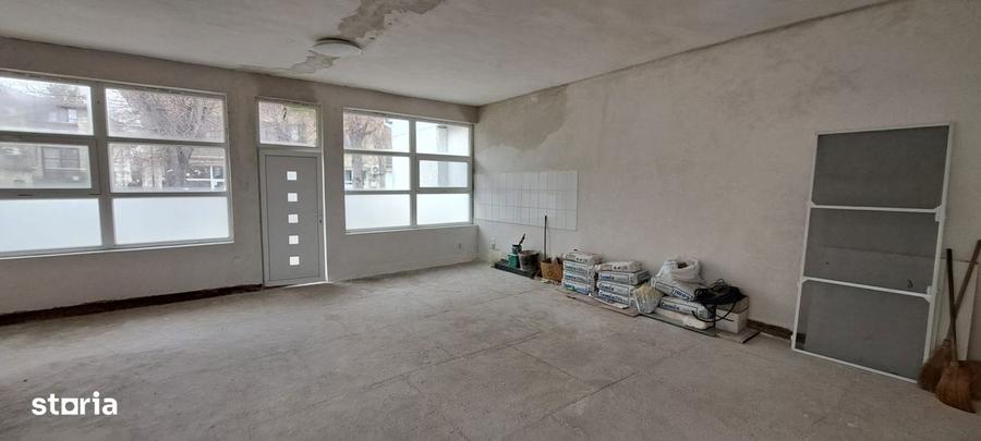 Spațiu comercial, de 80 mp, în Sud