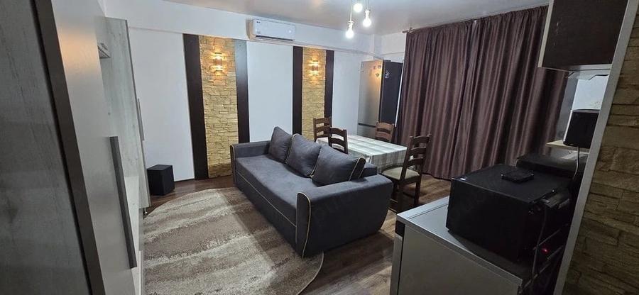 Apartament cu 3 camere decomandat în Km 5
