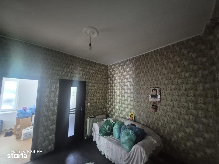 Casă cu 4 camere în Ștefan cel Mare