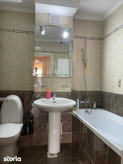 Apartament cu 3 camere în Polivalentă