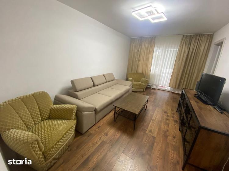 Apartament cu 3 camere în Micro 6