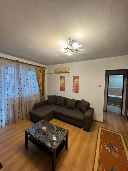 Apartament cu 2 camere semidecomandat în Podu Roș