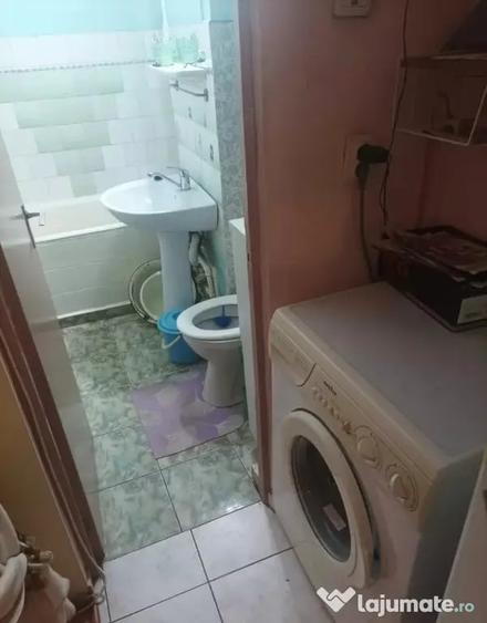 Garsonieră decomandată în Canta