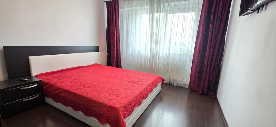 Apartament cu 2 camere decomandat, mobilat în Casa de Cultură