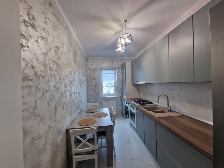 Apartament cu 2 camere decomandat în Podu Roș